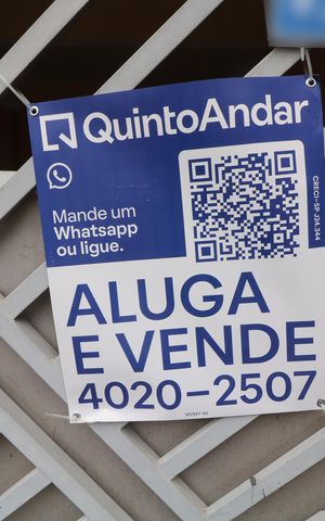 Casa à venda com 110m², 3 quartos e 2 vagasFachada