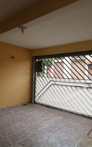 Casa à venda com 110m², 3 quartos e 2 vagasGaragem