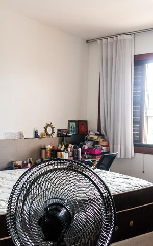 Casa à venda com 570m², 2 quartos e 6 vagas