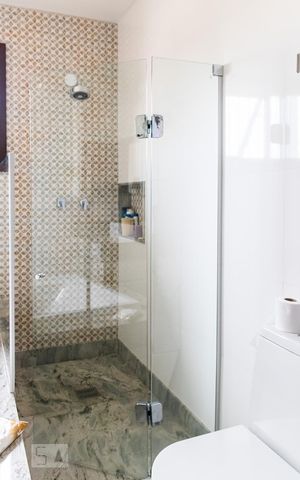 Casa à venda com 570m², 2 quartos e 6 vagas