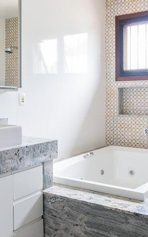 Casa à venda com 570m², 2 quartos e 6 vagas