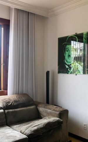 Casa à venda com 570m², 2 quartos e 6 vagas