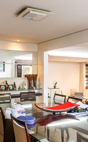 Casa à venda com 570m², 2 quartos e 6 vagas