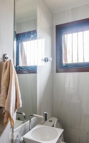 Casa à venda com 570m², 2 quartos e 6 vagas