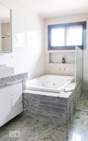 Casa à venda com 570m², 2 quartos e 6 vagas