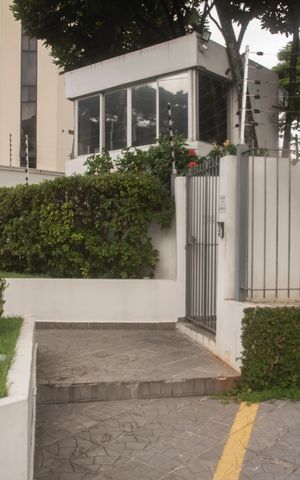 Apartamento para alugar com 153m², 2 quartos e 3 vagasFrente