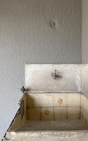 Casa à venda com 250m², 3 quartos e 2 vagas Casa à venda com 250m², 3 quartos e 2 vagasÁrea de Serviço - Varanda