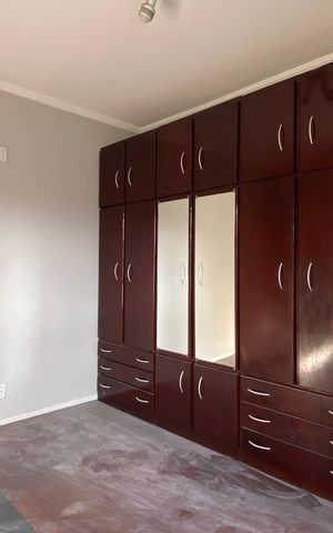 Casa à venda com 250m², 3 quartos e 2 vagas Casa à venda com 250m², 3 quartos e 2 vagasQuarto 1