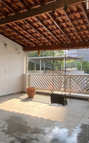Casa à venda com 250m², 3 quartos e 2 vagas Casa à venda com 250m², 3 quartos e 2 vagasÁrea externa - Varanda 2