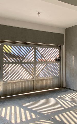 Casa à venda com 250m², 3 quartos e 2 vagas Casa à venda com 250m², 3 quartos e 2 vagasGaragem