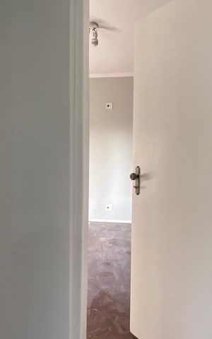 Casa à venda com 250m², 3 quartos e 2 vagas Casa à venda com 250m², 3 quartos e 2 vagasCorredor