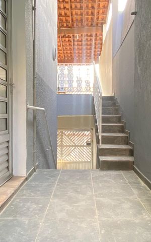 Casa à venda com 250m², 3 quartos e 2 vagas Casa à venda com 250m², 3 quartos e 2 vagasÁrea externa