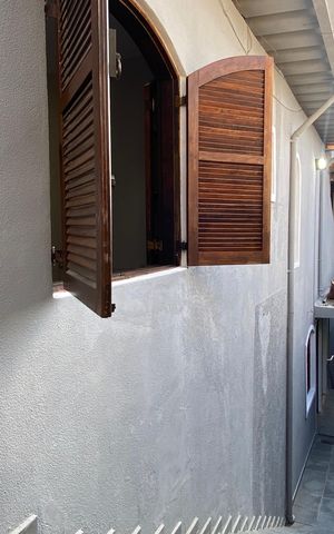 Casa à venda com 250m², 3 quartos e 2 vagas Casa à venda com 250m², 3 quartos e 2 vagasÁrea externa