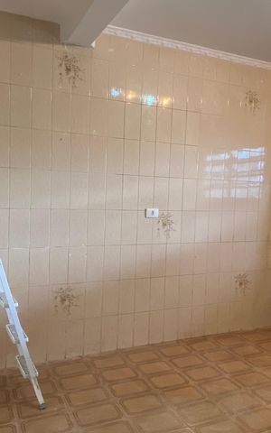 Casa à venda com 250m², 3 quartos e 2 vagas Casa à venda com 250m², 3 quartos e 2 vagasCozinha