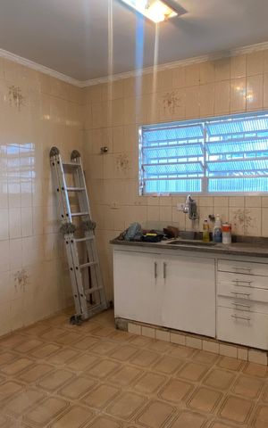 Casa à venda com 250m², 3 quartos e 2 vagas Casa à venda com 250m², 3 quartos e 2 vagasCozinha
