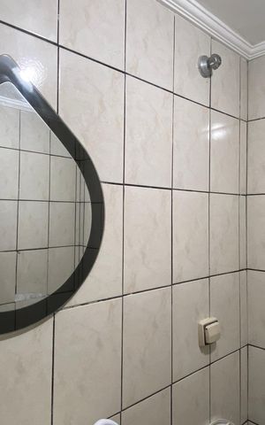 Casa à venda com 250m², 3 quartos e 2 vagas Casa à venda com 250m², 3 quartos e 2 vagasBanheiro social