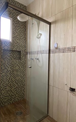 Casa à venda com 250m², 3 quartos e 2 vagas Casa à venda com 250m², 3 quartos e 2 vagasBanheiro socia2