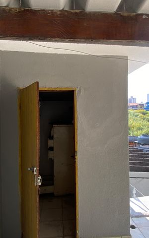 Casa à venda com 250m², 3 quartos e 2 vagas Casa à venda com 250m², 3 quartos e 2 vagasÁrea de Serviço - Varanda