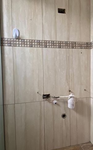 Casa à venda com 250m², 3 quartos e 2 vagas Casa à venda com 250m², 3 quartos e 2 vagasBanheiro socia2