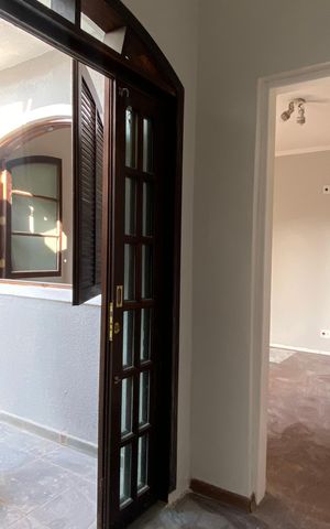 Casa à venda com 250m², 3 quartos e 2 vagas Casa à venda com 250m², 3 quartos e 2 vagasCorredor