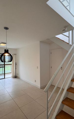 Apartamento para alugar com 169m², 4 quartos e 2 vagas Apartamento para alugar com 169m², 4 quartos e 2 vagasSala