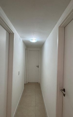 Apartamento para alugar com 169m², 4 quartos e 2 vagas Apartamento para alugar com 169m², 4 quartos e 2 vagasCorredor