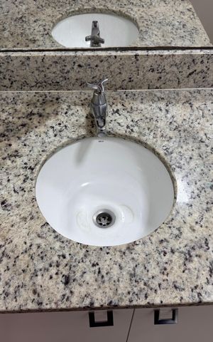 Apartamento para alugar com 169m², 4 quartos e 2 vagas Apartamento para alugar com 169m², 4 quartos e 2 vagasLavabo