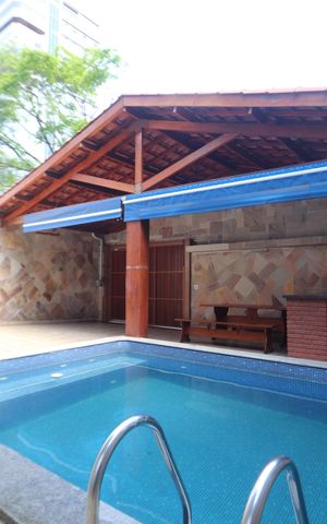 Casa para alugar com 300m², 4 quartos e 4 vagasPiscina