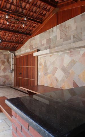 Casa para alugar com 300m², 4 quartos e 4 vagasChurrasqueira