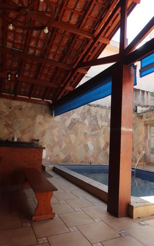 Casa para alugar com 300m², 4 quartos e 4 vagasPiscina
