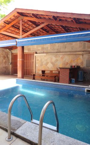 Casa para alugar com 300m², 4 quartos e 4 vagasPiscina