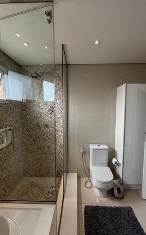 Apartamento à venda com 236m², 3 quartos e 4 vagasBanheiro da Suíte 1