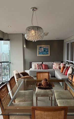 Apartamento à venda com 236m², 3 quartos e 4 vagasVaranda da Sala