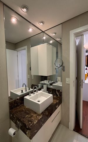 Apartamento à venda com 236m², 3 quartos e 4 vagasBanheiro da Suíte 2