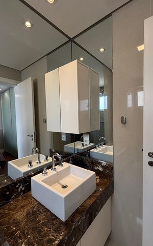 Apartamento à venda com 236m², 3 quartos e 4 vagasBanheiro da Suíte 3