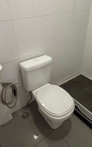 Apartamento à venda com 236m², 3 quartos e 4 vagasBanheiro de Serviço