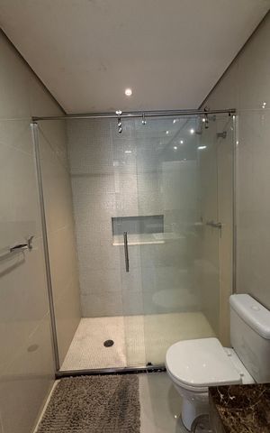 Apartamento à venda com 236m², 3 quartos e 4 vagasBanheiro da Suíte 2