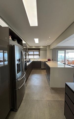 Apartamento à venda com 236m², 3 quartos e 4 vagasCozinha