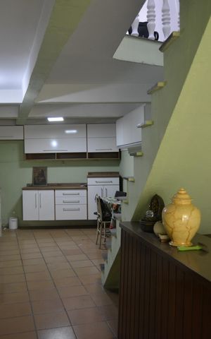 Casa à venda com 180m², 5 quartos e 3 vagasÁrea de Serviço