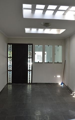 Casa à venda com 180m², 5 quartos e 3 vagasEntrada