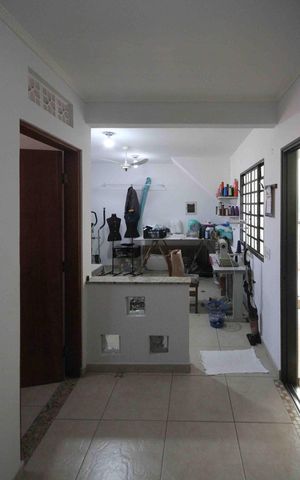 Casa à venda com 270m², 4 quartos e 3 vagas Casa à venda com 270m², 4 quartos e 3 vagasÁrea de Serviço