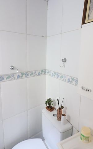 Casa à venda com 70m², 2 quartos e sem vagaBanheiro da Suíte
