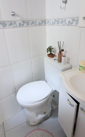 Casa à venda com 70m², 2 quartos e sem vagaBanheiro da Suíte