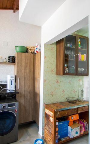 Apartamento à venda com 94m², 2 quartos e 1 vaga Apartamento à venda com 94m², 2 quartos e 1 vagaCozinha e Área de Serviço