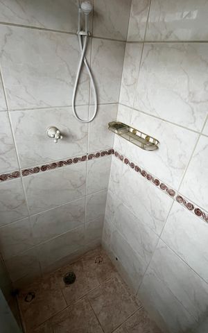 Casa para alugar com 250m², 3 quartos e 2 vagas Casa para alugar com 250m², 3 quartos e 2 vagasBanheiro da Suíte 2