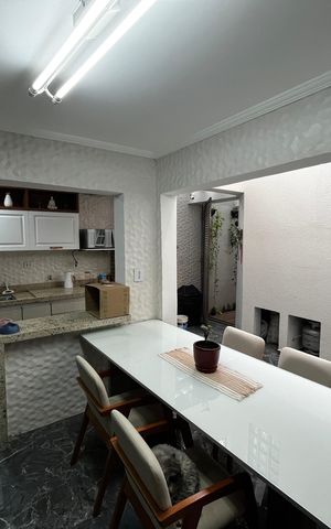 Casa para alugar com 250m², 3 quartos e 2 vagas Casa para alugar com 250m², 3 quartos e 2 vagasCozinha