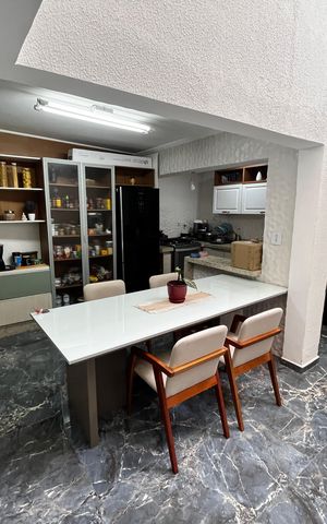 Casa para alugar com 250m², 3 quartos e 2 vagas Casa para alugar com 250m², 3 quartos e 2 vagasÀrea Gourmet