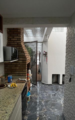 Casa para alugar com 250m², 3 quartos e 2 vagas Casa para alugar com 250m², 3 quartos e 2 vagasCozinha