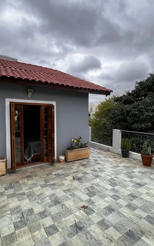 Casa para alugar com 250m², 3 quartos e 2 vagas Casa para alugar com 250m², 3 quartos e 2 vagasVaranda da Suíte 1