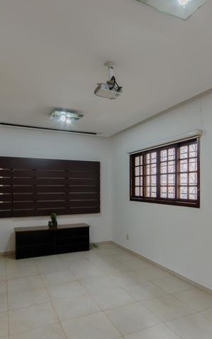 Casa para alugar com 190m², 3 quartos e 3 vagas Casa para alugar com 190m², 3 quartos e 3 vagasSala